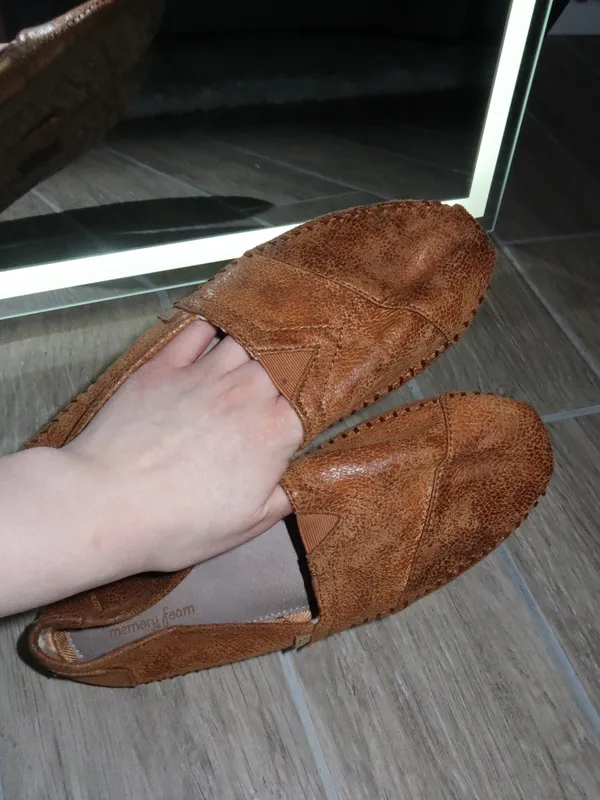 BOBS Skechers Women’s Chestnut Brown Slip sneaker flats - Image 3