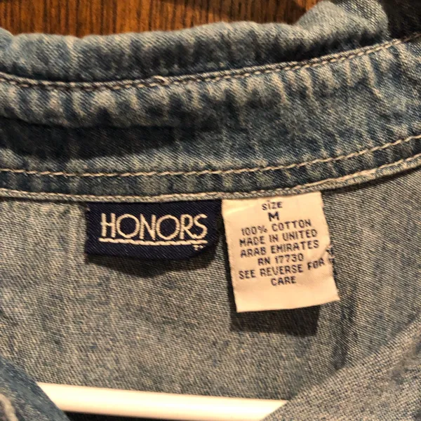 Vintage honors Christmas embroidered denim button up - Image 3