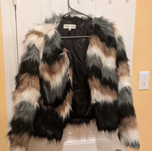 John + Jenn Faux fur coat Size XS - Image 4