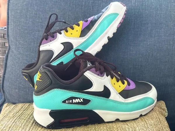 Nike Air Max 90s unisex style and color - Image 4