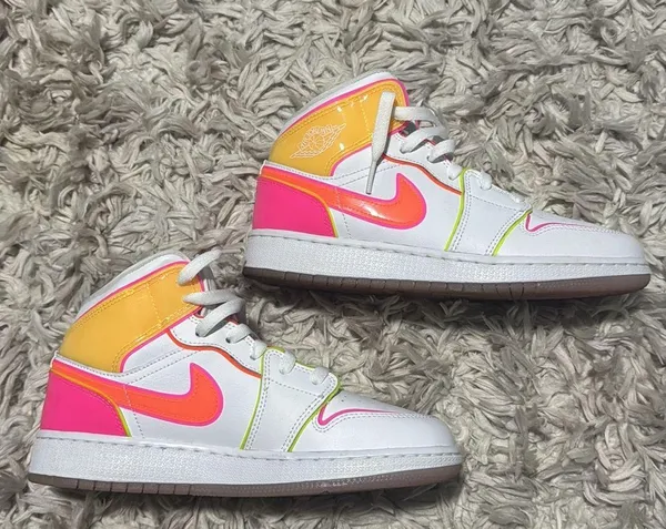 Nike Jordan 1 Retro Mids Edge Glow - Image 7