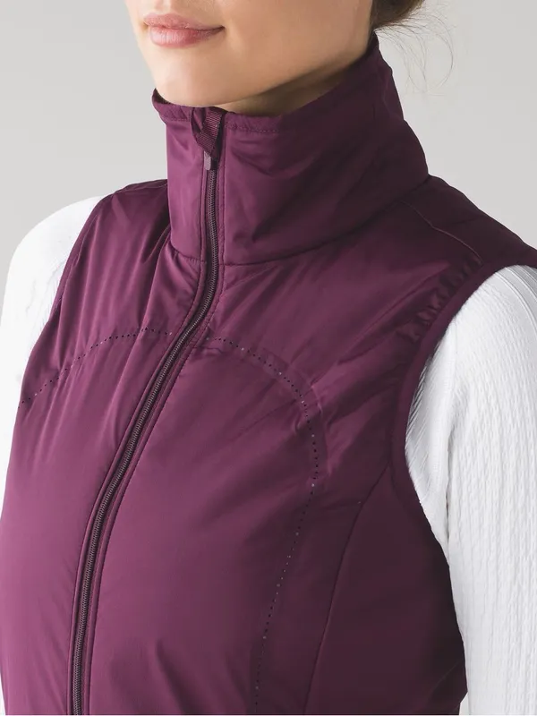 Lululemon Run For Cold Vest in plum size 12 - Image 3
