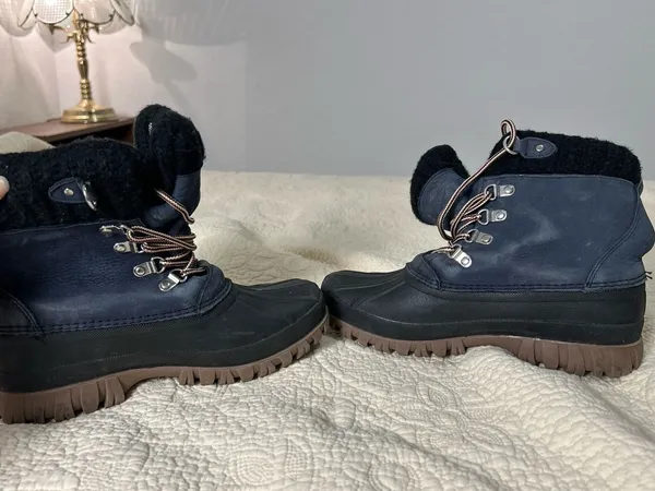 J. Crew Navy and Black Winter Rain Boots with Brown Outsole - Image 3