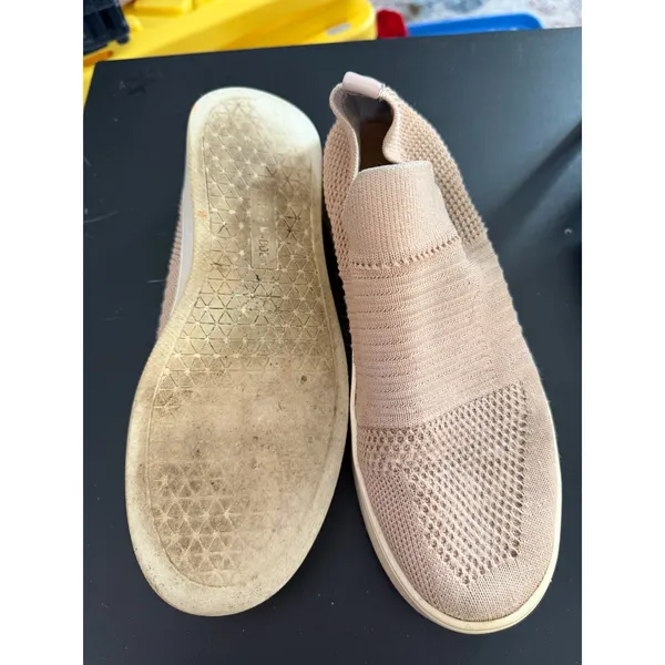 Steve Madden Pink‎ Platform Slip On Flats in 6.5 - Image 2