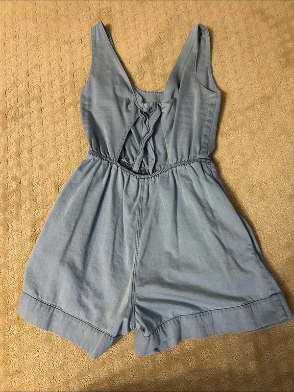NWOT French Connection Chambray Tie Back Romper Light Blue Size Small - Image 10