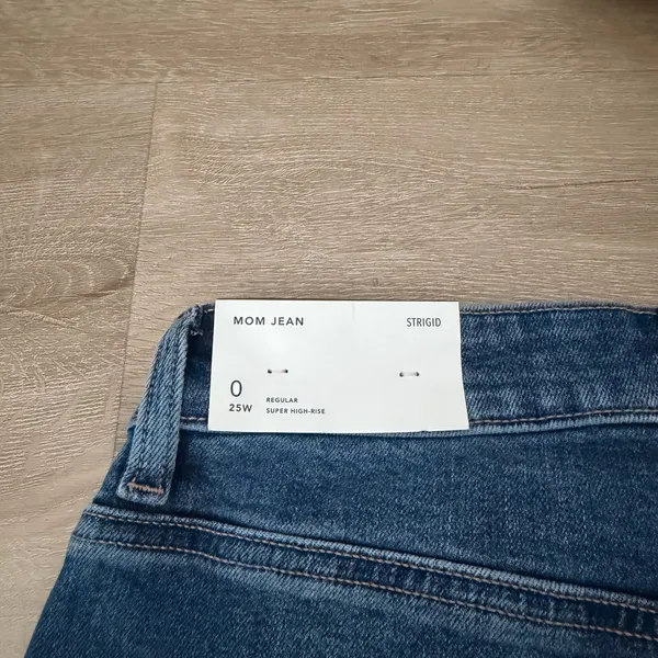 American Eagle Women's Medium Wash Mom Denim Jean - Image 9
