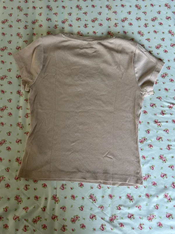 GUESS Blush Pink Short-Sleeve Logo Tee with Gold Embroidery - Image 3