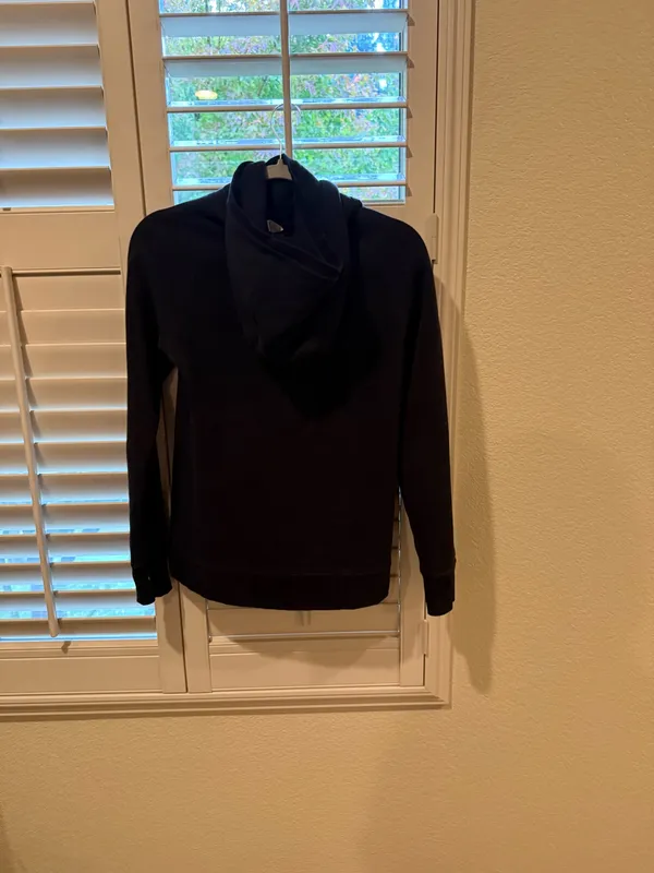 Lululemon Hoodie, Sz 2, Black - Image 5