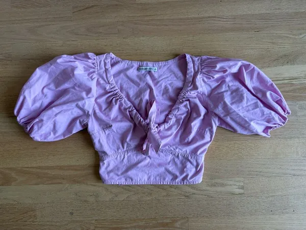 Abercrombie & Fitch pink Tie-Front Crop Top - Image 2