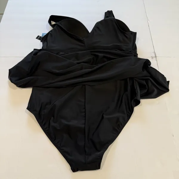 NWT Torrid Black Wireless Short‎ Asymmetrical Swim Dress With Brief Size 2X - Image 8