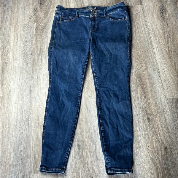 Torrid Super Soft Denim Jeggings Plus Size 18 Tall - Image 12