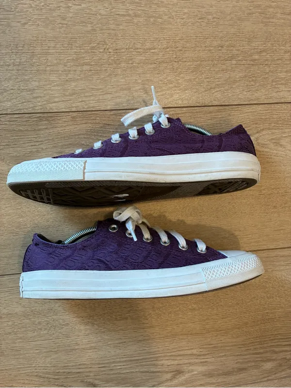 Converse Chuck Taylor Women’s Purple Lace Low Top Sneakers Size 9 - Image 2