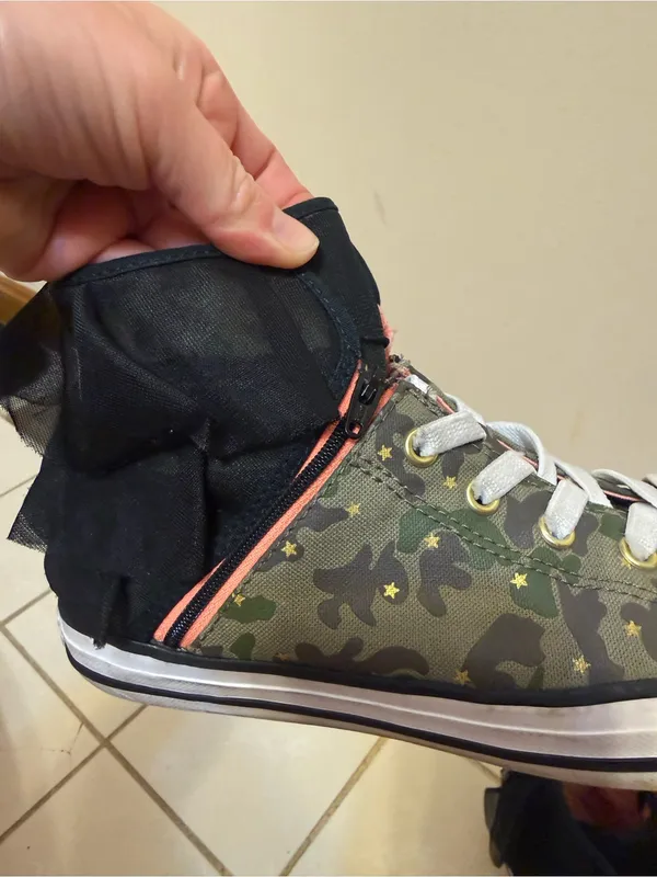 Converse | Block Party Camo Chuck Taylors size 5 - Image 7