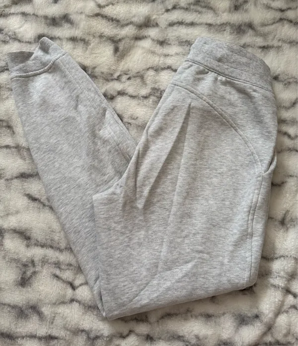 Lululemon Scuba High-Rise Joggers Size 6 - Image 4