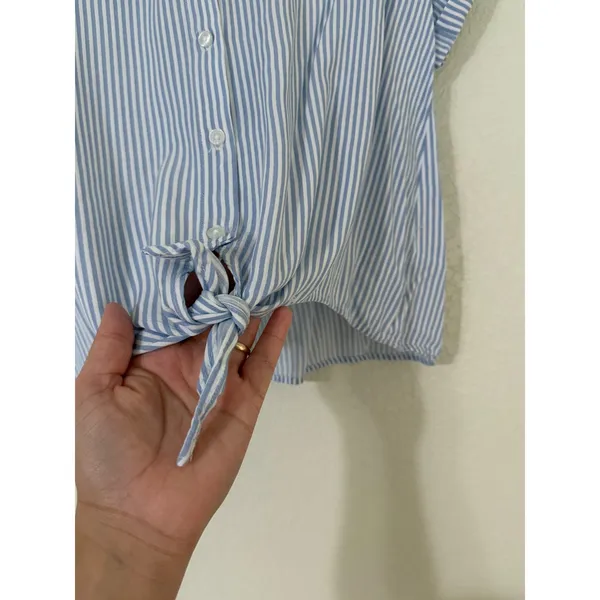 Olive and Oak Blue White Striped Tie Front Short Sleeve Shirt Size M - Image 2