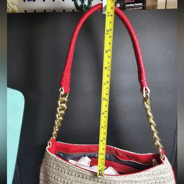 SIMPLY VERA Vera Wang Woven Hobo Bag Red Trim Gold Chain Classic everyday - Image 12