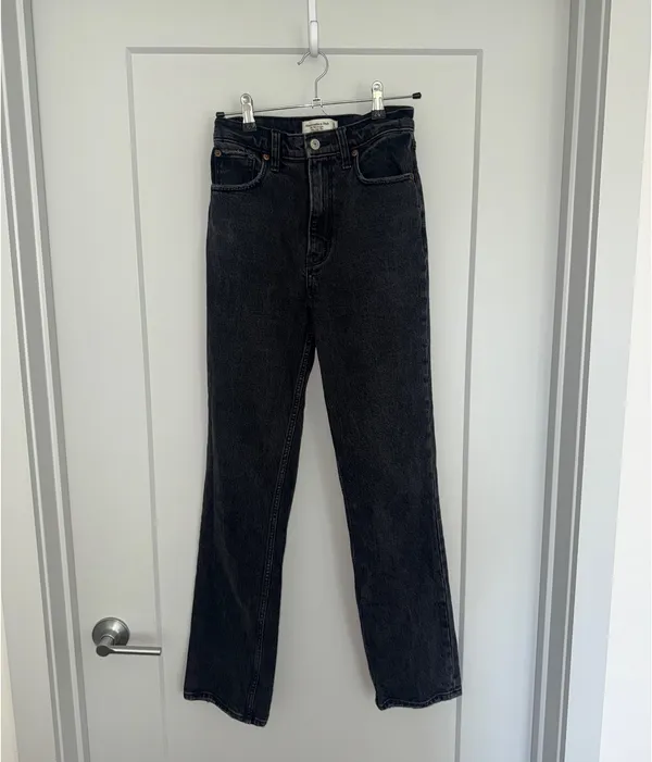 Abercrombie 90s Straight Ultra High-Rise - Image 2