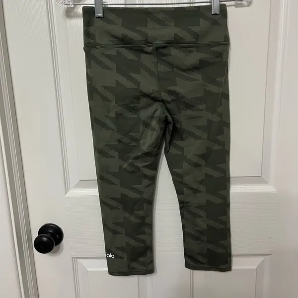 ALO green‎ Houndstooth Crop Legging size XS - Image 7