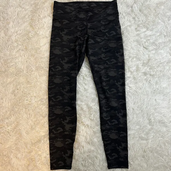 Fabletics Camo Leggings Black Grey Activewear Workout Athleisure Size M - Image 2