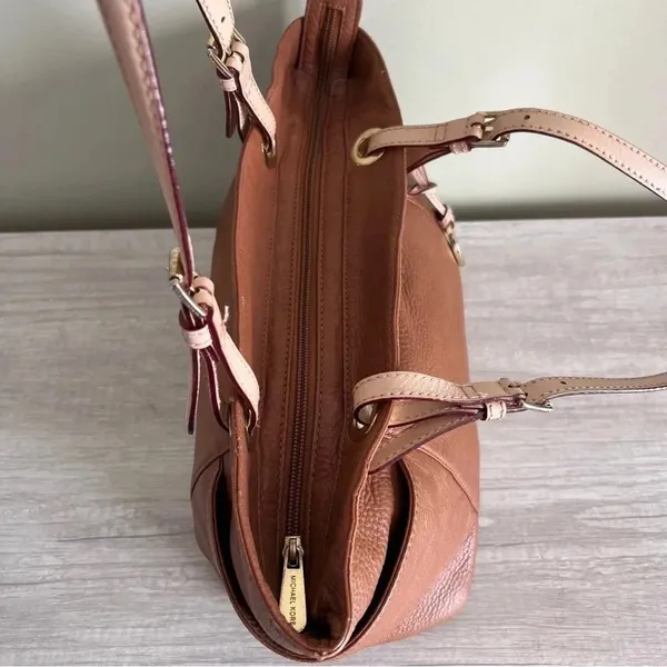 Michael Kors Pebbled Leather Tote Bag - Image 7