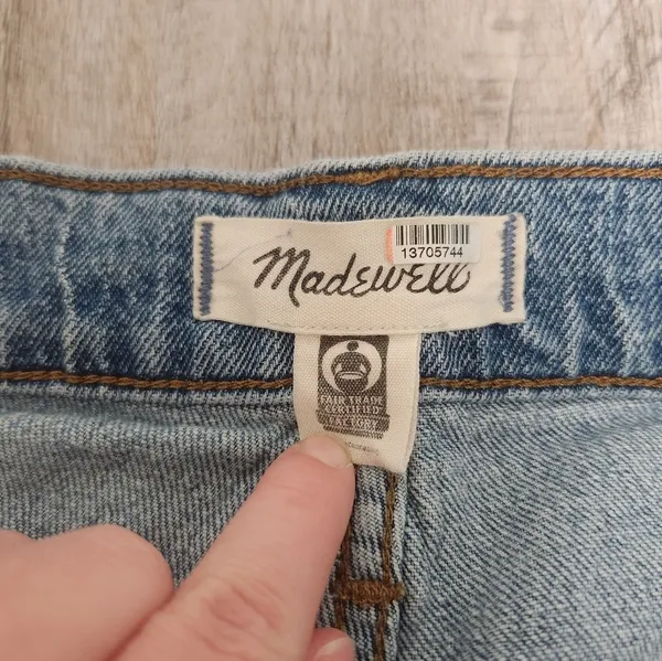 FLAWED Madewell Jeans Size 28 - Image 4