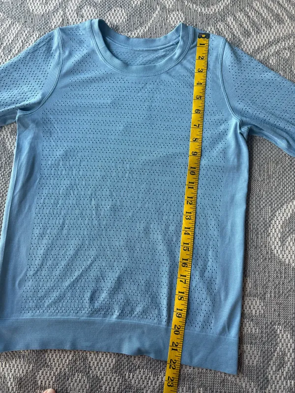 Lululemon Breeze by Long Sleeve Squad color Cascade Blue size 0. - Image 6