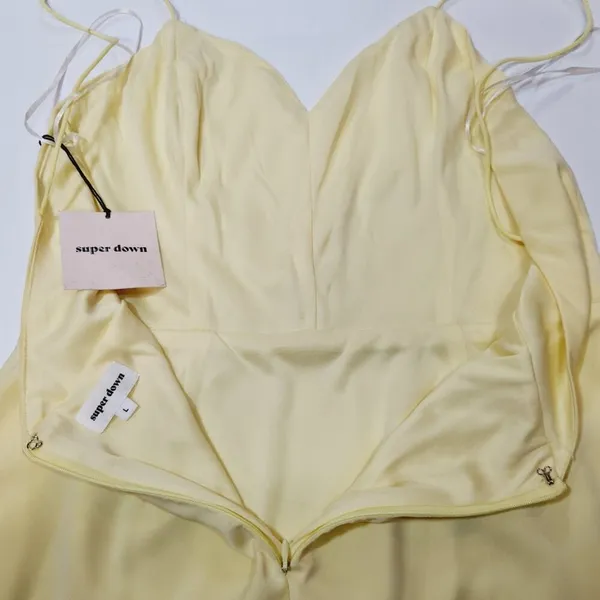 Superdown Diana Mini Dress in Light Yellow LArge - Image 11