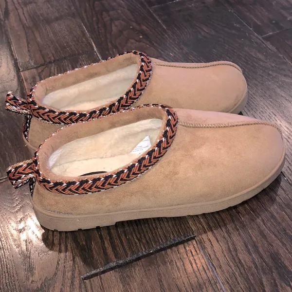 DAKINE faux sheepskin lined slippers size 9-10 - Image 2