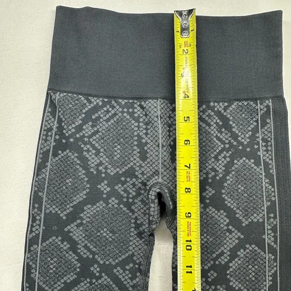 lululemon athletica Black Snake-Print Seamless Leggings - Image 5