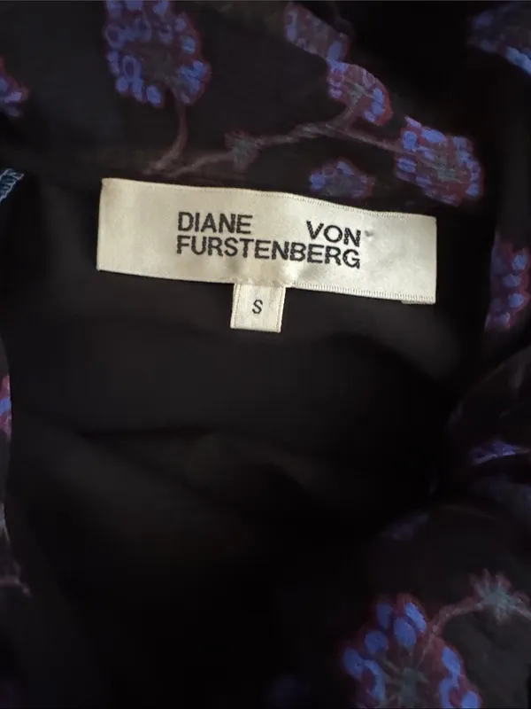 Diane von Furstenberg Designer 100% Silk Floral Blue Long Sleeve Blouse Size S - Image 13