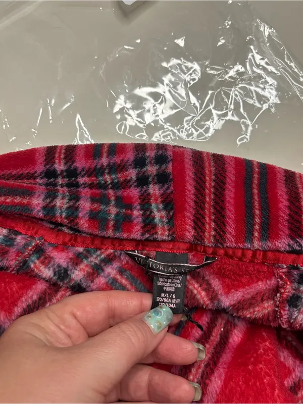 Victoria's Secret Red Plaid Fleece Robe Cozy Cottage Lounge Size Medium Large - Image 3