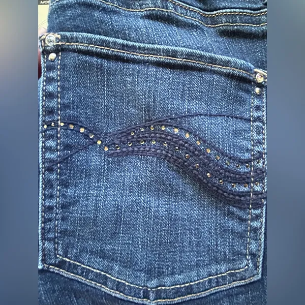 White House Black Market Women's Dark Blue Capri Jeans SZ 8 - Image 14