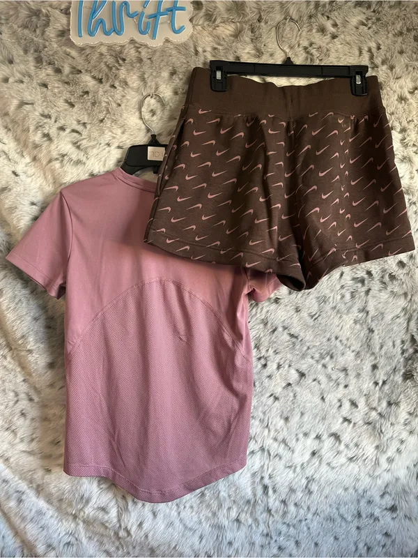 15. Nike xs/s 2pc set bundle - Image 2