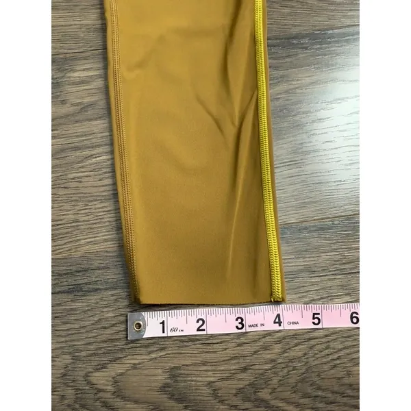 EUC Womens Aerie Offline 7/8 High Rise‎ Leggings mustard green Size M - Image 4