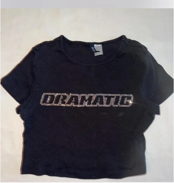 Divided Bedazzled baby tee H&M - Image 3