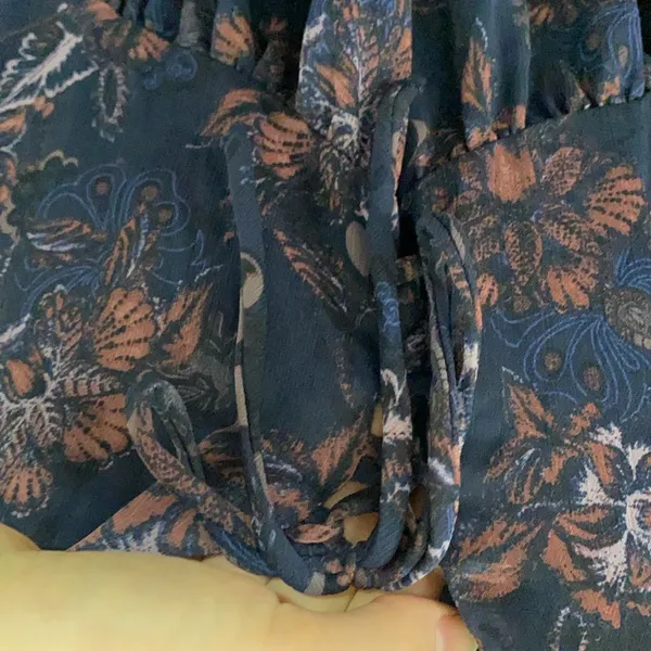Knox Rose navy floral print sheep boho blouse with lace up detail size M - Image 5
