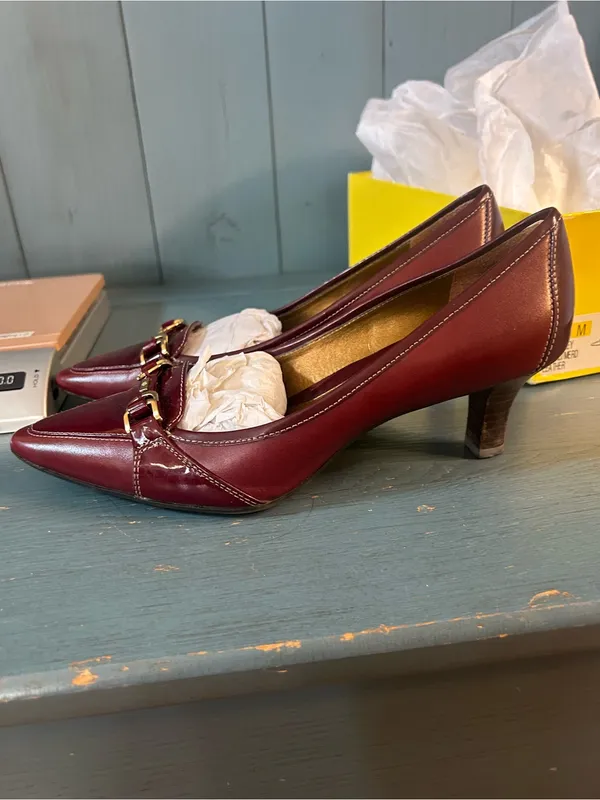 Circa by Joan David Women’s Pointed Leather Loafers w/Gold Bit Burgundy | Size 7 - Image 4