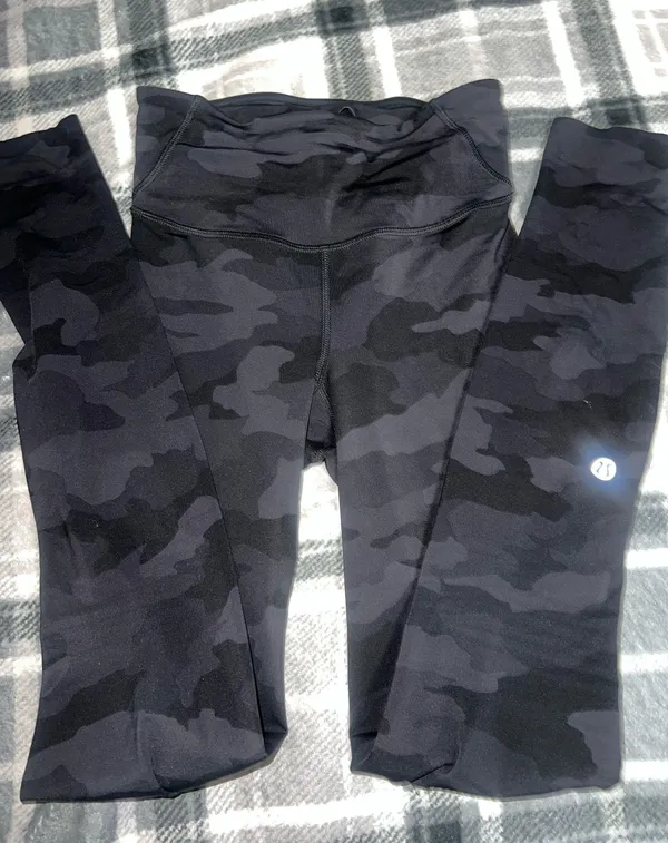 camo lululemon single align leggings 28’ - Image 3
