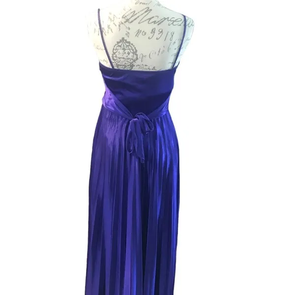 Deb Purple Spaghetti Strap Formal Dress Medium - Image 5