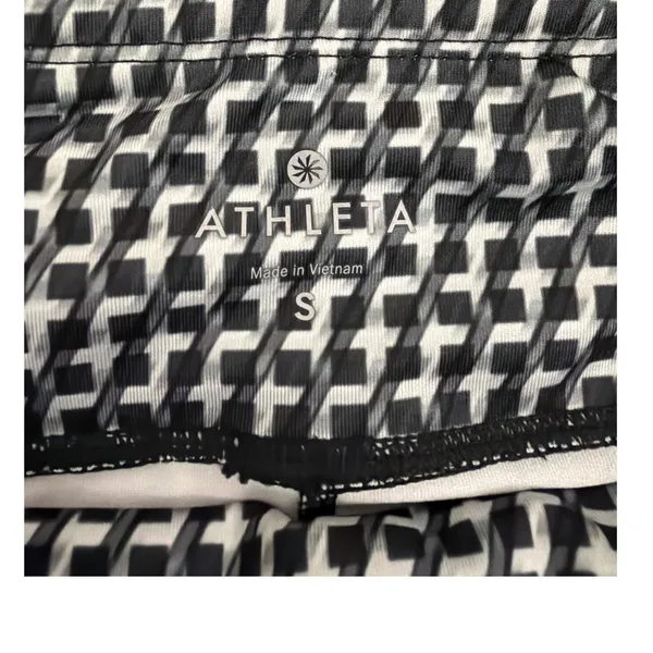 Athleta Active Vivid Velocity Black White Athletic Bike Shorts Size Small - Image 3
