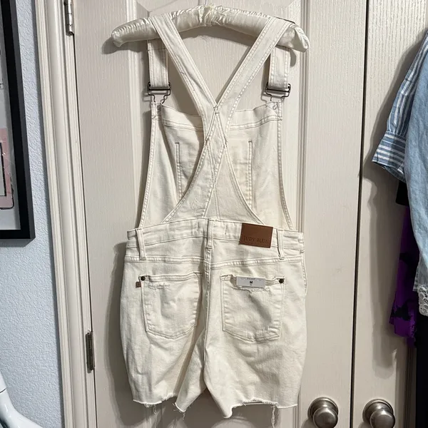 💙💖 NWOT Judy Blue Ecru Distressed Denim Shortalls Overalls‎ - Image 3