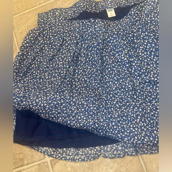 Old Navy Blue/White Design Skirt - Image 3