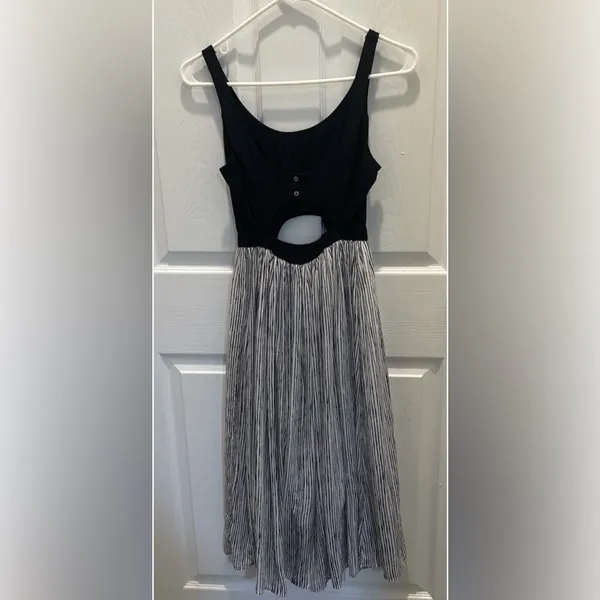 Abercrombie & Fitch Black & White Cutout Dress - Image 3