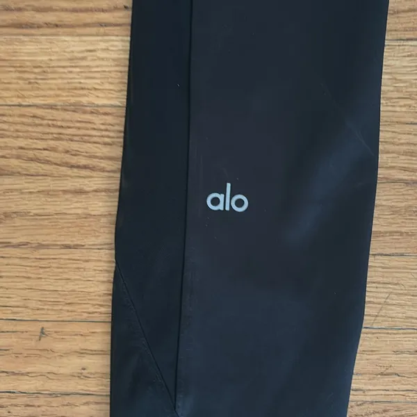 Alo Yoga Black Leggings With Mesh - Image 3