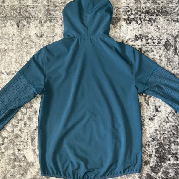 Vuori Stonesteps Windbreaker Jacket - Image 2