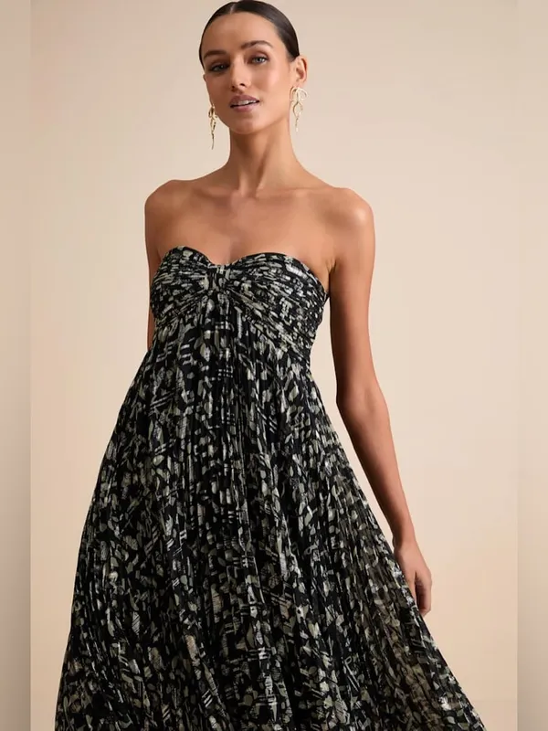 LULU’S Lynwen Black Abstract Pleated Strapless Maxi Dress - Image 4
