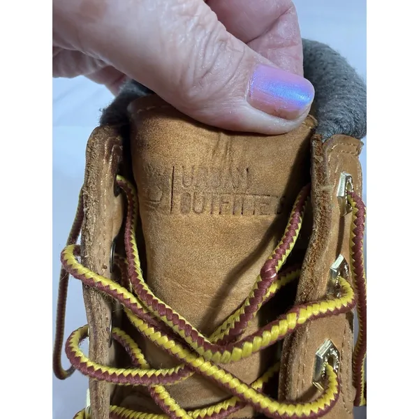 Timberland Outfitters Women’s Hiking Boots Size 7M Tan Ankle High Leather - Image 8