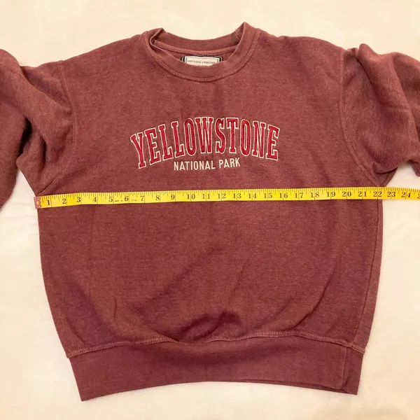 Pacific & Co Yellowstone National Park Classic Sweatshirt Size Small - Image 5