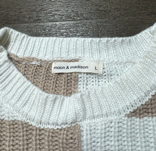 Moon&Madison Cropped Sweater - Image 4