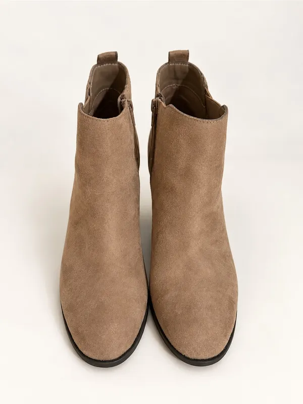 Mix No. 6 Taupe Vincee Faux Suede Chelsea Ankle Boots Chunky Block Heel Size 8.5 - Image 2